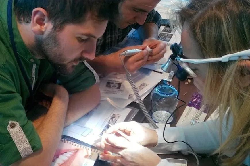 Gülüş Tasarımında Porselen Lamina Veneerler