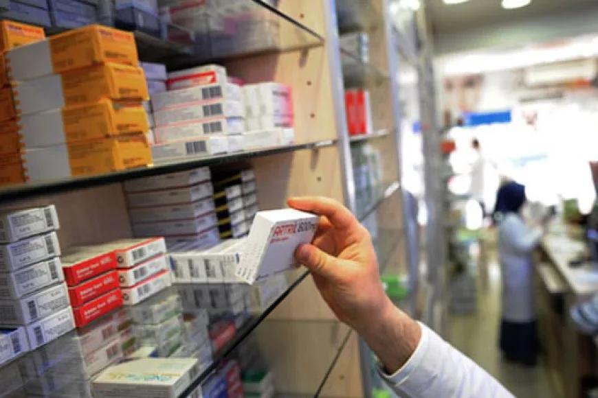 Nöbetçi Eczanelerde Kepenk Arkasından İlaç Dönemi