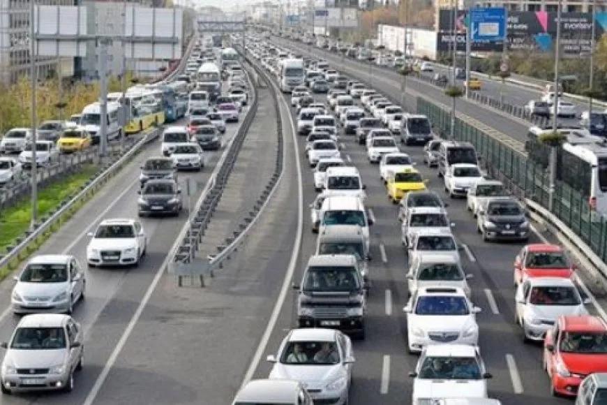Otomobilde 1 Gecede Yüzde 50 Zam